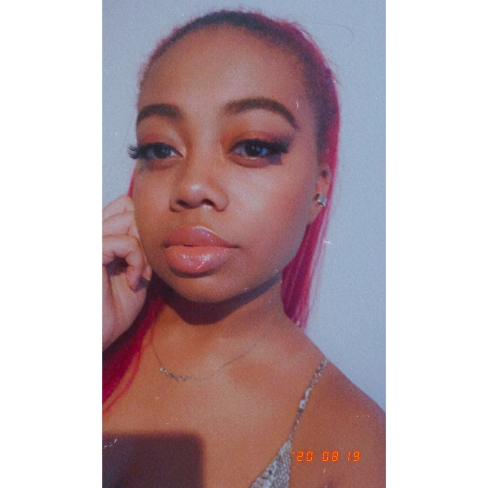 Meet your Posher, Kaela